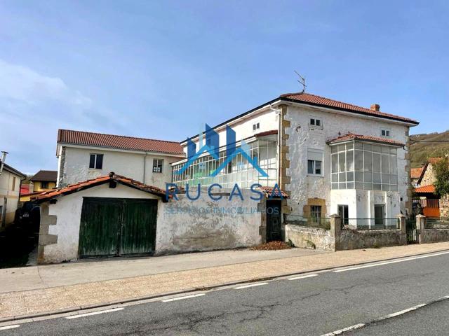 ¡Invierte en Reinosa! Casa independiente con potencial para casa Rural photo 0