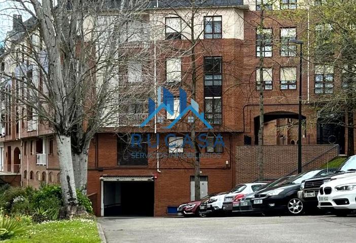 Garaje en venta en Torrelavega - Espacio seguro y de fácil acceso photo 0