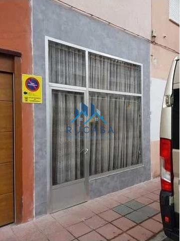 Local en Venta con doble acceso en Torrelavega photo 0