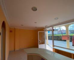 ALQUILER LOCAL EN BADAMES photo 0