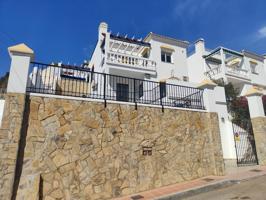 Precioso Villa Moderna en Venta en Sierramar, Nerja – A solo 300m de la Playa de Burriana photo 0