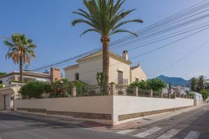 Villa Exclusiva junto al Parador de Turismo de Nerja photo 0