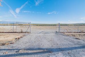 VENTA DE UNA PARCELA INDUSTRIAL EN EL POLIGONO TECNOLOGICO DE ESCUZAR DE 35.000 M2 photo 0