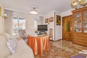 VENTA DE PISO EN LA CHANA DE 3 DORMITORIOS , 2 BAÑOS , TERRAZA Y PLAZA DE GARAGE PARA DOS COCHES photo 0