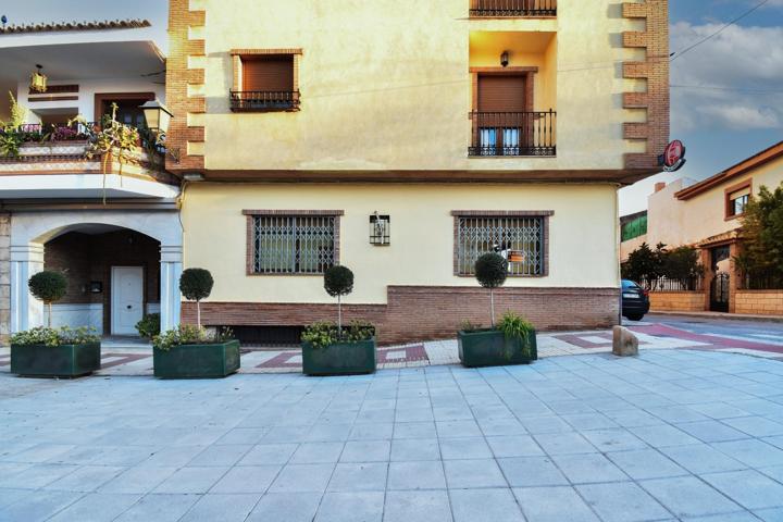 Venta o alquiler de local comercial con posibilidad de cambio de uso a vivienda photo 0
