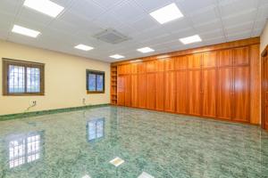 🚀 ¡Oportunidad única! Local Comercial en Granada – Zona Parque del Genil 🏢 photo 0