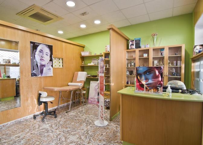 Local comercial acondicionado como centro de estética photo 0
