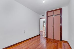🏡 Donde la Elegancia Se Encuentra con la Ciudad 💼 Piso Premium en Zona de Alta Demanda de Granada photo 0