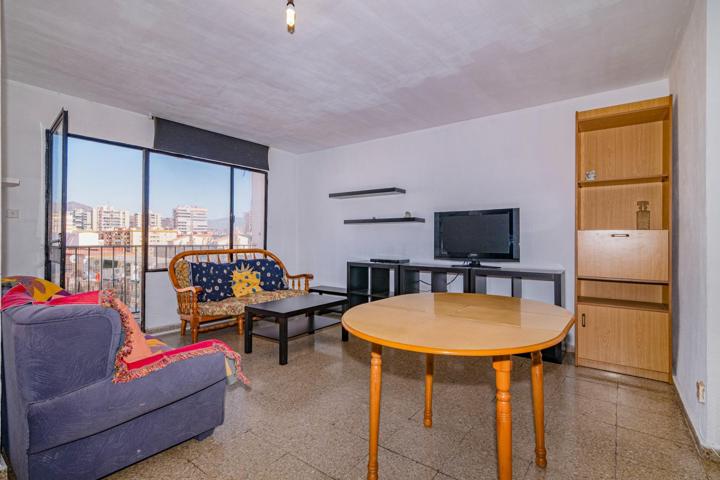 VENTA DE PISO EN CALLE LA UNION DE 3 DORMITORIOS CON TERRAZA photo 0