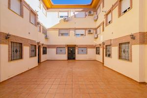 ¡OPORTUNIDAD EN LAS GABIAS! PISO MUY CÉNTRICO, SOLEADO Y CON PLAZA DE GARAJE INCLUIDO photo 0