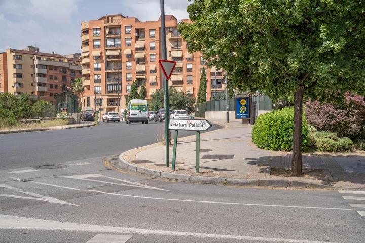 VIVIENDA DE 3 DORMITORIOS EN VENTA EN AV COMPOSITOR LUIS DE NARVAEZ CON PLAZA DE GARAGE INCLUIDA photo 0