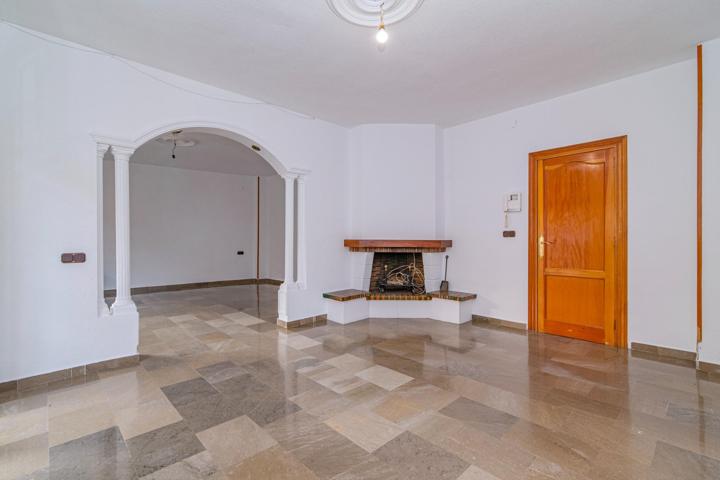 VENTA DE CASA + LOCAL COMERCIAL EN PLENO CENTRO DE LAS GABIAS!! photo 0