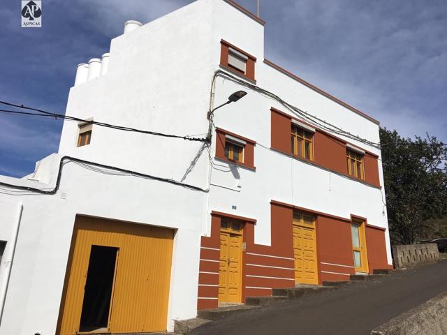 Amplia Casa en Santa María de Guía con Vistas al Mar y Potencial para Alquiler Vacacional photo 0