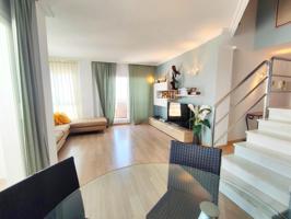 ESPECTACULAR DUPLEX EN ALQUILER EN PUERTO MARINA photo 0