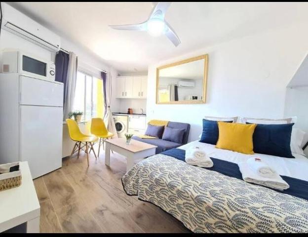 ALQUILER CORTA TEMPORADA – ESTUDIO EN PRIMERA LÍNEA DE PLAYA, BENALMÁDENA photo 0