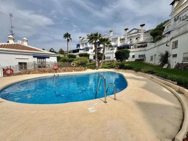 CHALET ADOSADO TOTALMENTE REFORMADO EN ALHAURÍN DE LA TORRE photo 0