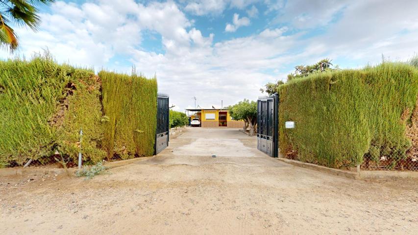 ¿Te gustan las parcelas? ¡Deja que esta casa te sorprenda con todo lo que tiene para ofrecerte! photo 0