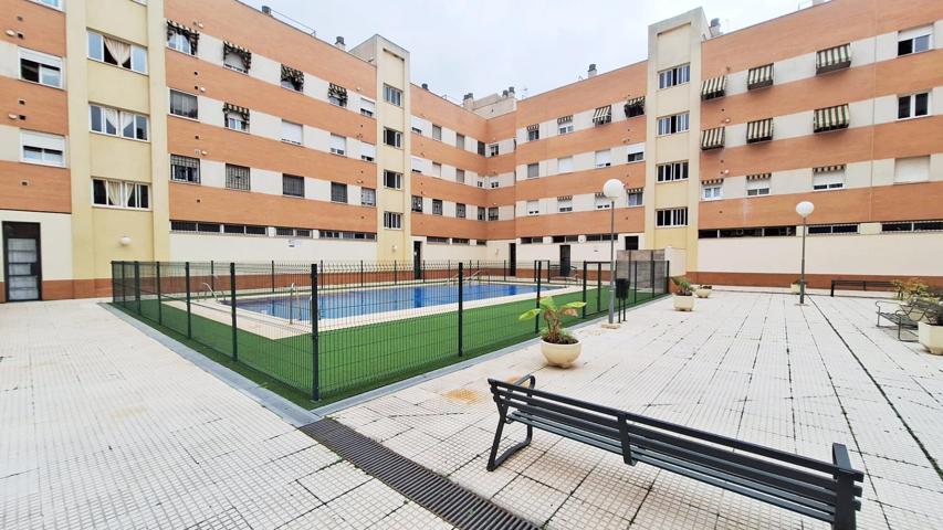 ¡¡ PISO CON PISCINA COMUNITARIA, COCHERA Y TRASTERO EN EL ARCÁNGEL!! photo 0