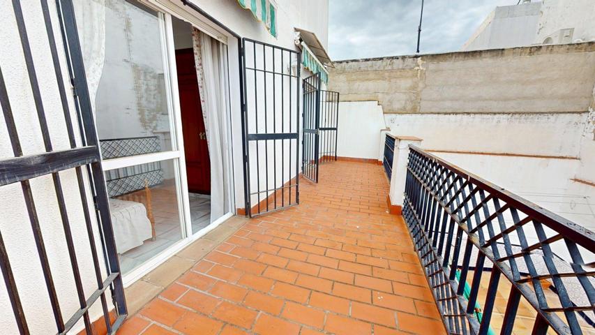 CASA ADOSADA, SITUADA EN LOS OLIVOS BORRACHOS. DE 5 DORMITORIOS, 2 BAÑOS, ASEO y AMPLIAS  TERRAZAS. photo 0