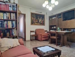 AMPLIA VIVIENDA CON ASCENSOR JUNTO A LA AV. BARCELONA!!!! photo 0
