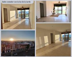 Gran oportunidad de inversión: piso en la zona de Derecho y de la Rivera con fabulosas vistas photo 0