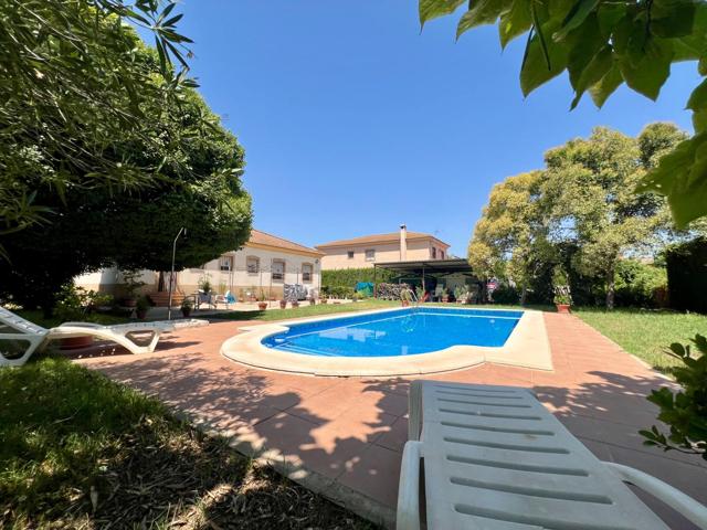 Amplia Casa Reformada con Piscina y Terreno en La Barquera, Córdoba photo 0