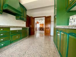 Amplio piso en Alcolea photo 0
