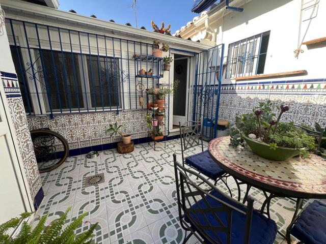 ¡Preciosa casa reformada con patio en Campo de la Verdad! photo 0