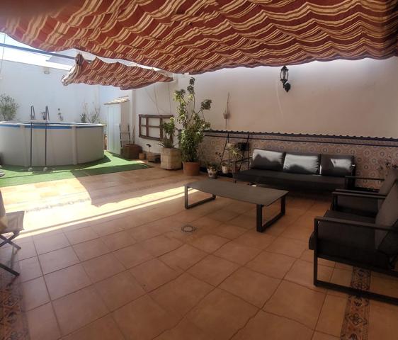 ESPECTACULAR CASA CON PISCINA Y GARAJE EN EL ZUMBACÓN photo 0