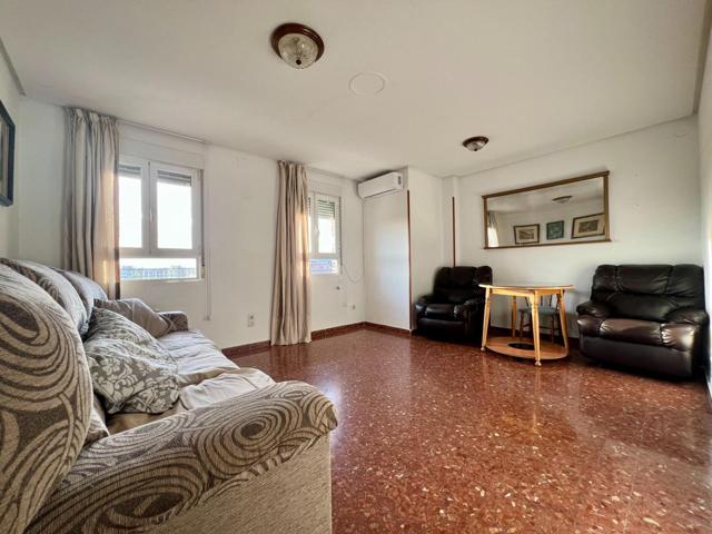 ¡Piso en zona Ciudad Jardín, con ascensor! photo 0