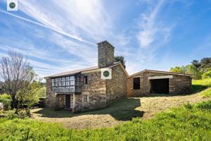 Espectacular casa Rectoral con gran parcela, varios anexos y hórreo photo 0