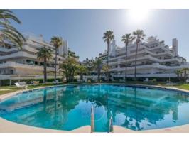 Ático Dúplex de Lujo en La Milla de Oro, Marbella – Gran Potencial de Inversión photo 0