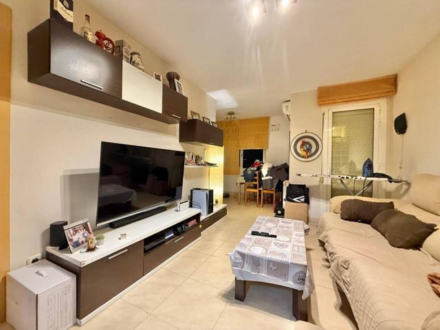 PISO REFORMADO Y LUMINOSO EN PUIG I CADAFALCH photo 0