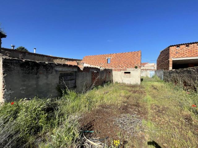 Casa en venta en Monfarracinos photo 0