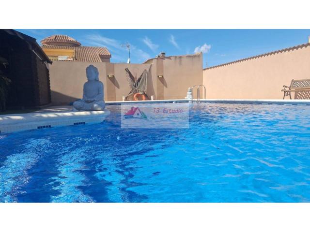 CHALET INDEPENDIENTE CON PISCINA EN ROCHE photo 0
