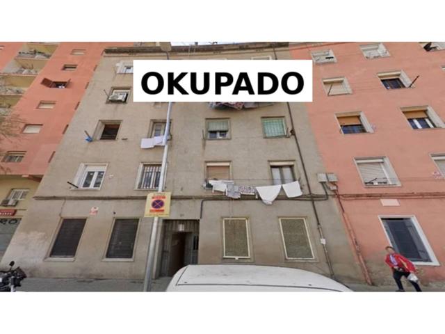 Piso en venta en calle Ferrocarrils Catalans photo 0