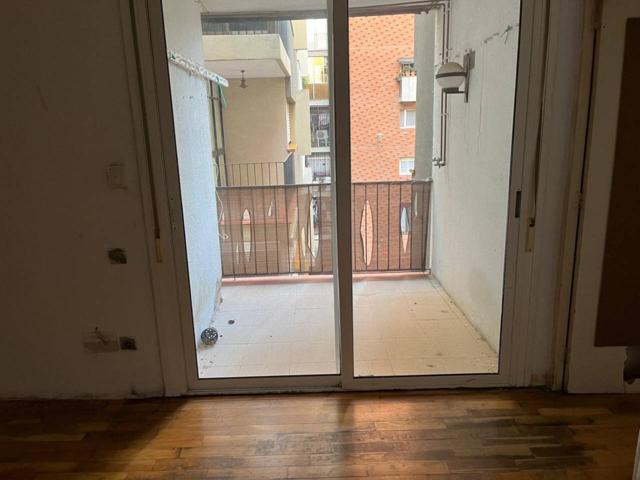 Piso en venta en calle Mare de Deu del Port photo 0