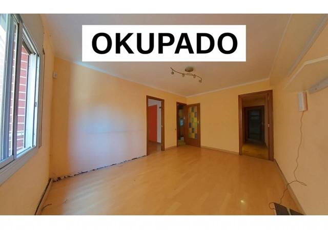 Piso OCUPADO en venta en calle Singuerlin photo 0