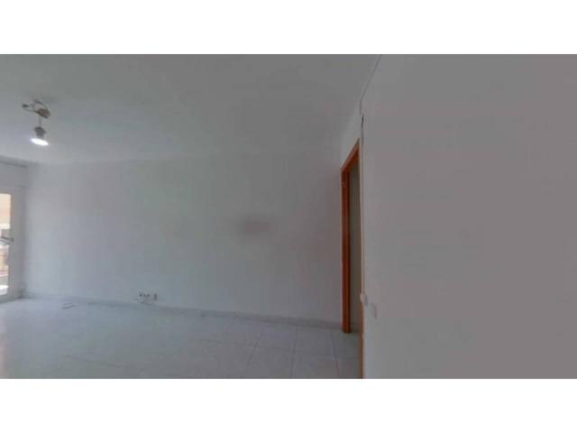 Piso OCUPADO en venta en calle Camprodon photo 0