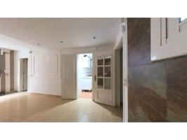 Piso en venta en calle Sants photo 0