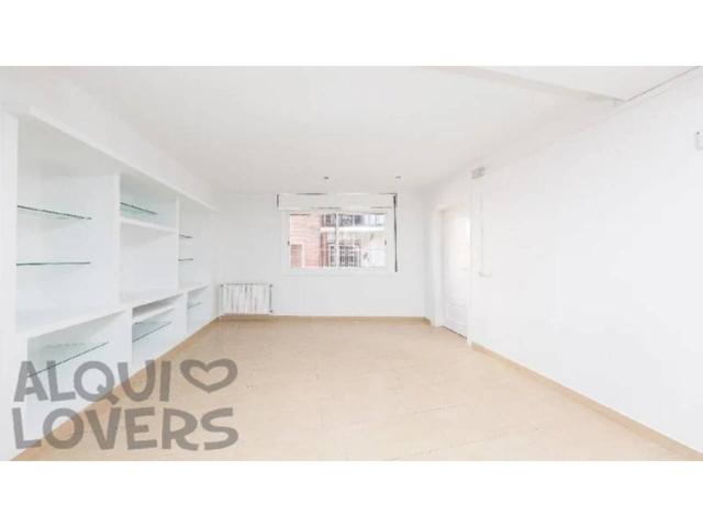 Piso en venta en calle Sants photo 0