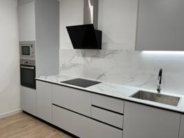 Vivienda en planta baja totalmente reformada en Gran Vía de les Corts Catalanes -Barcelona photo 0