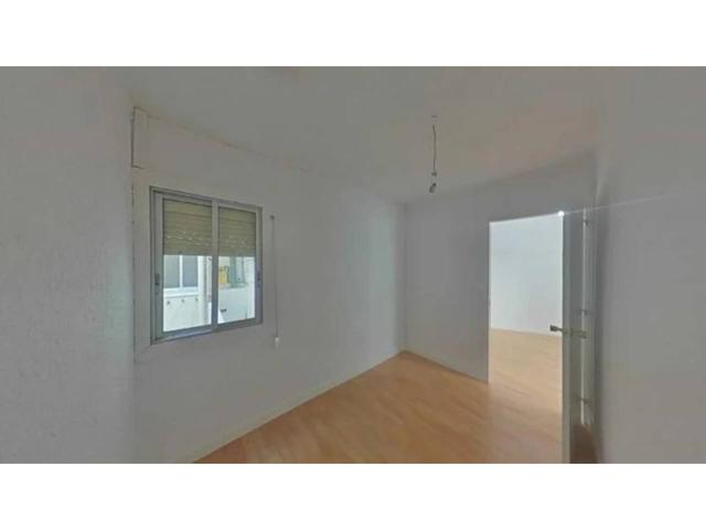 Piso Alquilado en venta en calle Lluis Maria Vidal photo 0