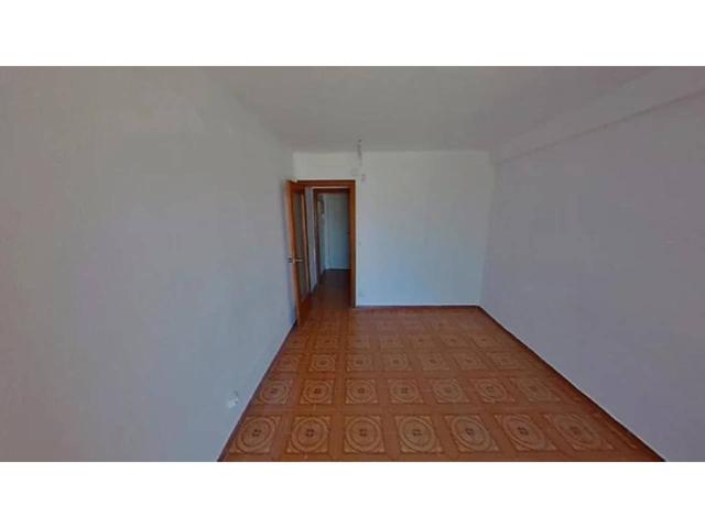 Piso ALQUILADO en venta en calle Autonomia BADALONA photo 0