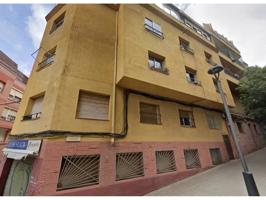 Piso en venta en calle Pirineus photo 0