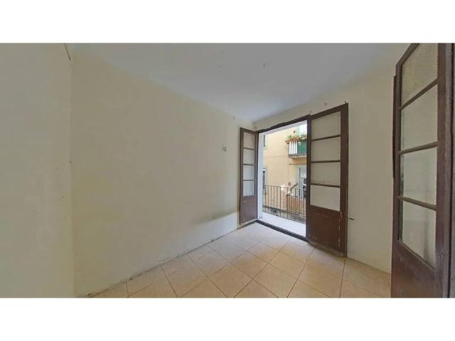 Piso en venta en calle Carretes photo 0