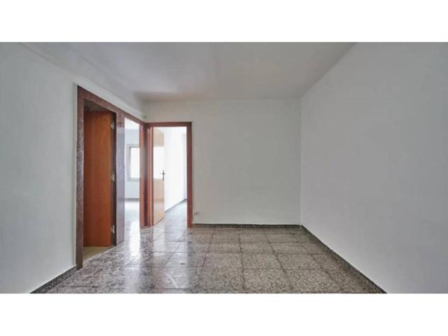 Piso en venta en calle Pins photo 0