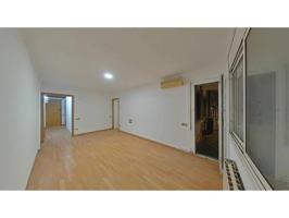 Piso en venta en Avda President Companys photo 0