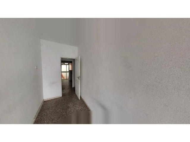 Piso en venta en calle Pirineus photo 0