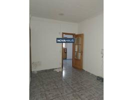 Piso en venta en calle Montseny photo 0